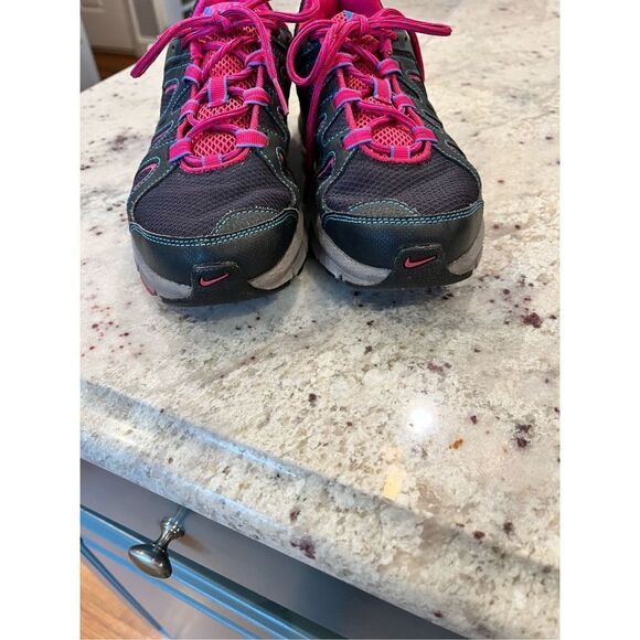 Nike Womens Alvord 10 Gray & Pink Running Shoe Sneaker sz 8.5 EUC - Picture 4 of 8